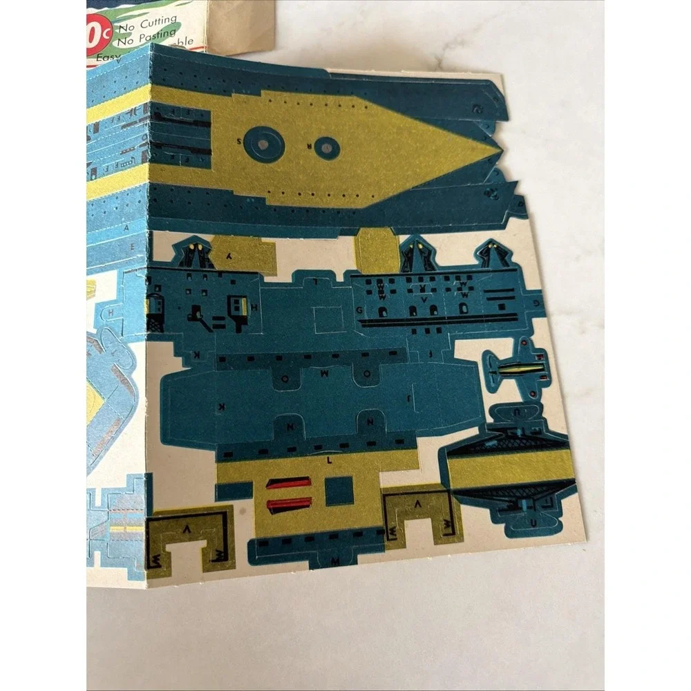 1944 WWII Reed & Associates Model Battleship 3D Paper Toy Unbuilt 10¢ Vintage